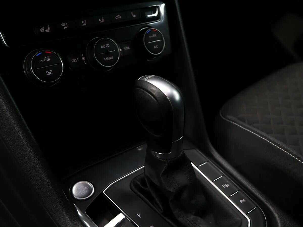 Volkswagen Tiguan, 2018 Фото №9