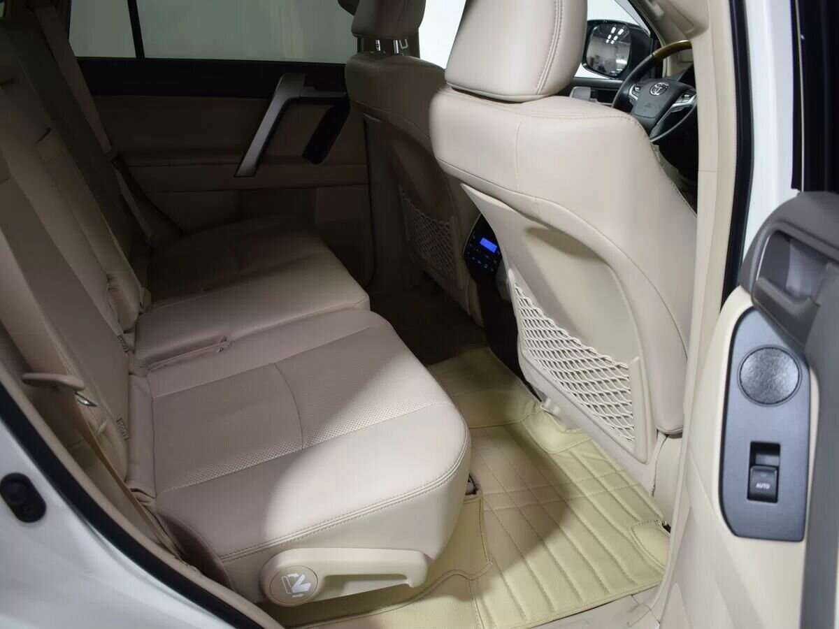 Toyota Land Cruiser Prado, 2020 Фото №10