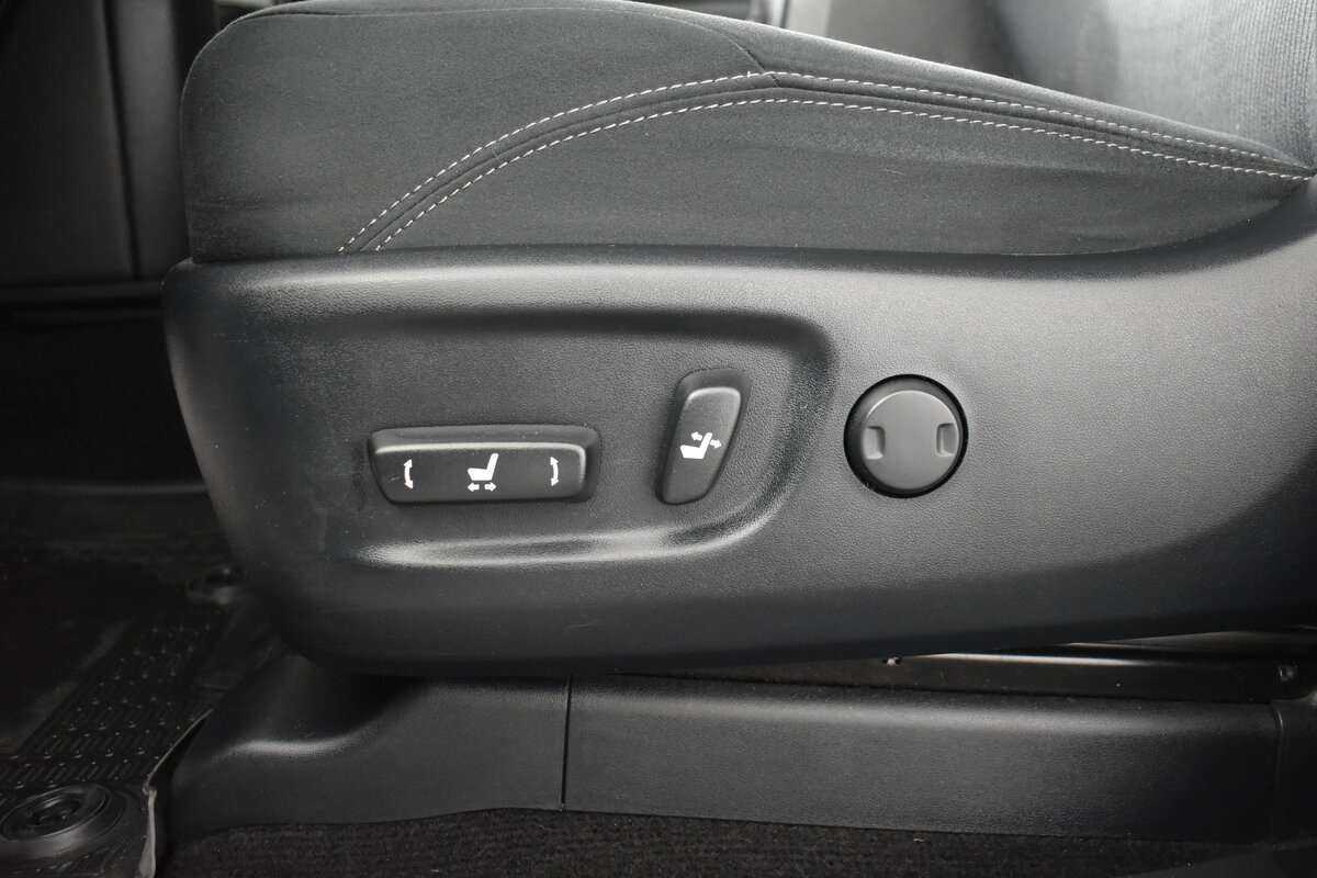 Toyota Land Cruiser Prado, 2021 Фото №10