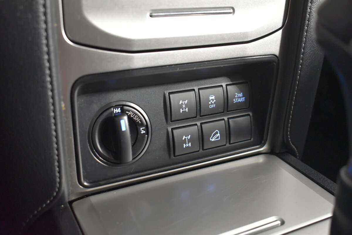 Toyota Land Cruiser Prado, 2018 Фото №21