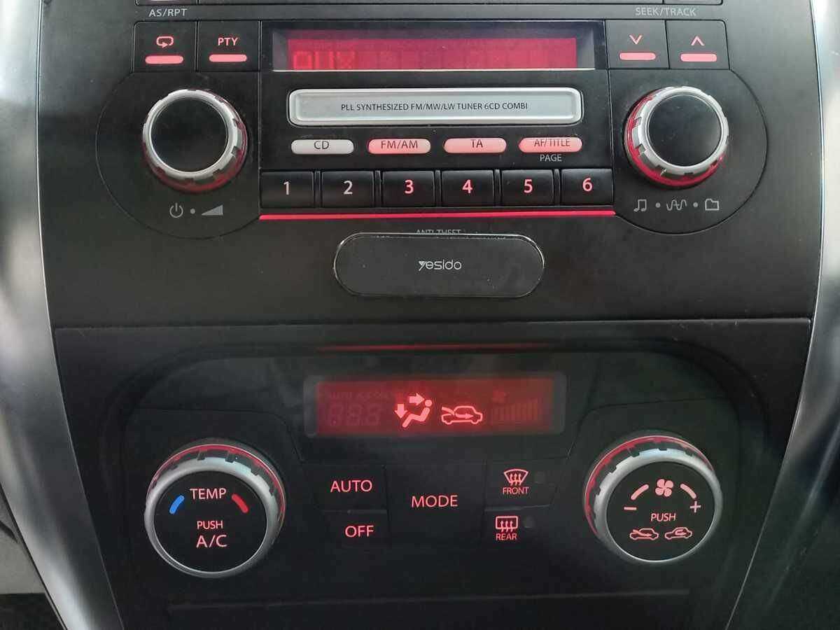 Suzuki SX4, 2010 Фото №12