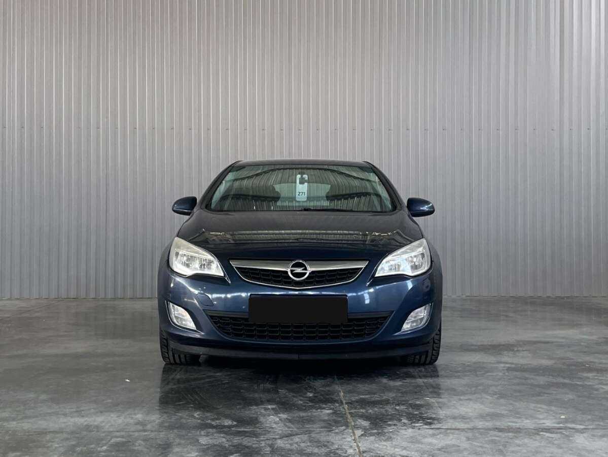 Opel Astra, 2011 - 171 300 км. | Фото №2
