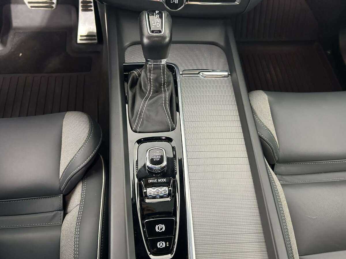 Volvo XC60, 2021 Фото №13