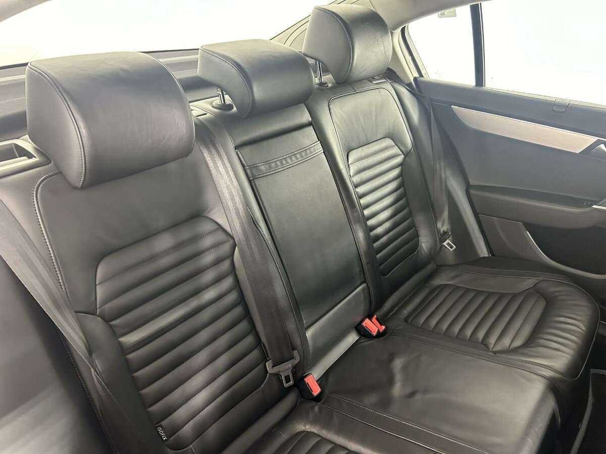 Volkswagen Passat, 2011 Фото №15