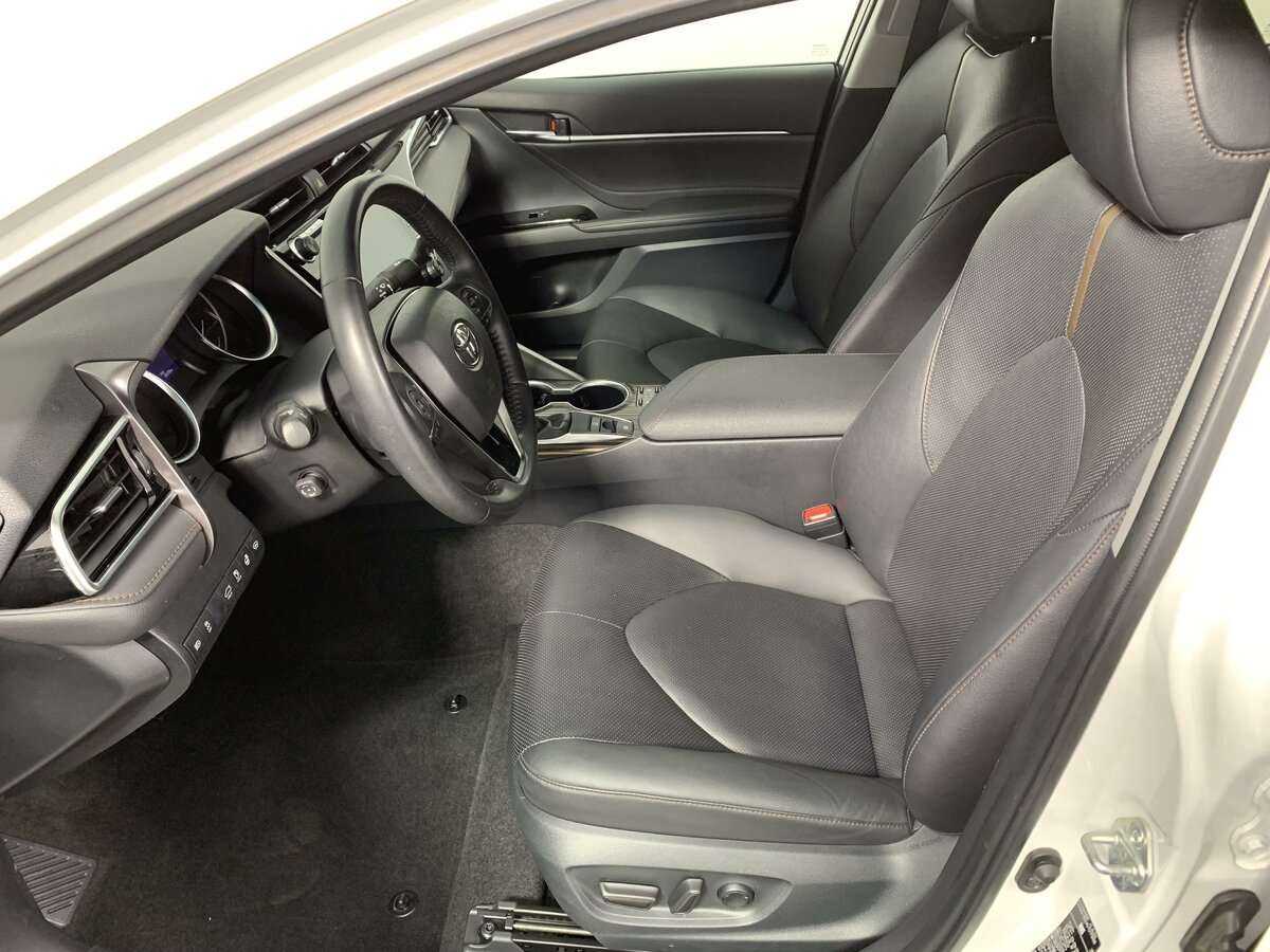 Toyota Camry, 2021 Фото №14