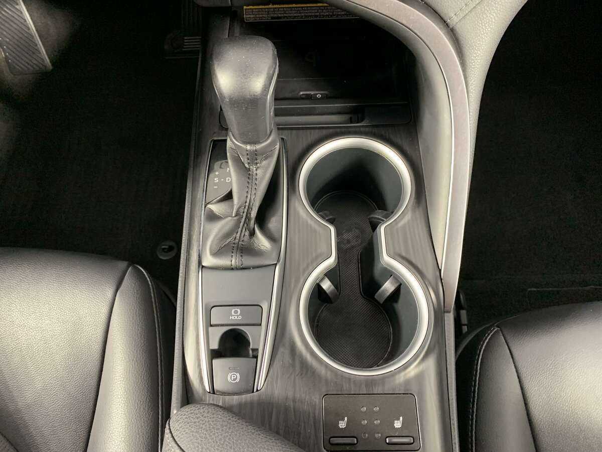 Toyota Camry, 2021 Фото №15