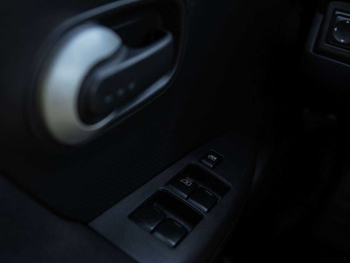 Nissan Note, 2011 Фото №16