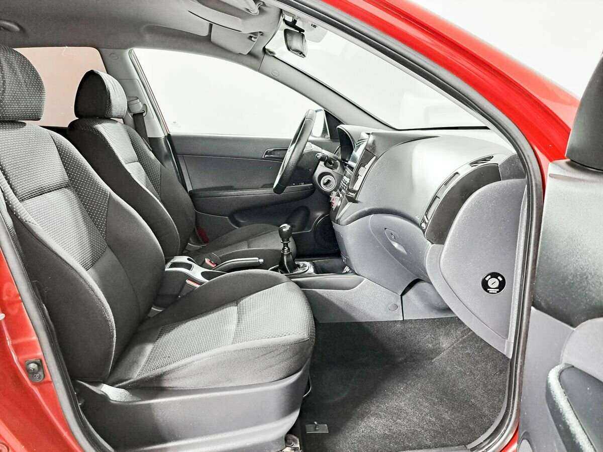 Hyundai i30, 2009 Фото №9