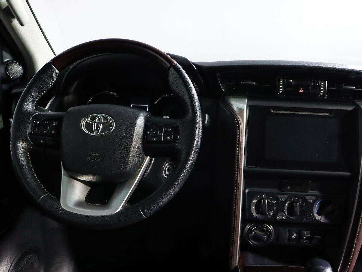 Toyota Fortuner, 2018 Фото №10