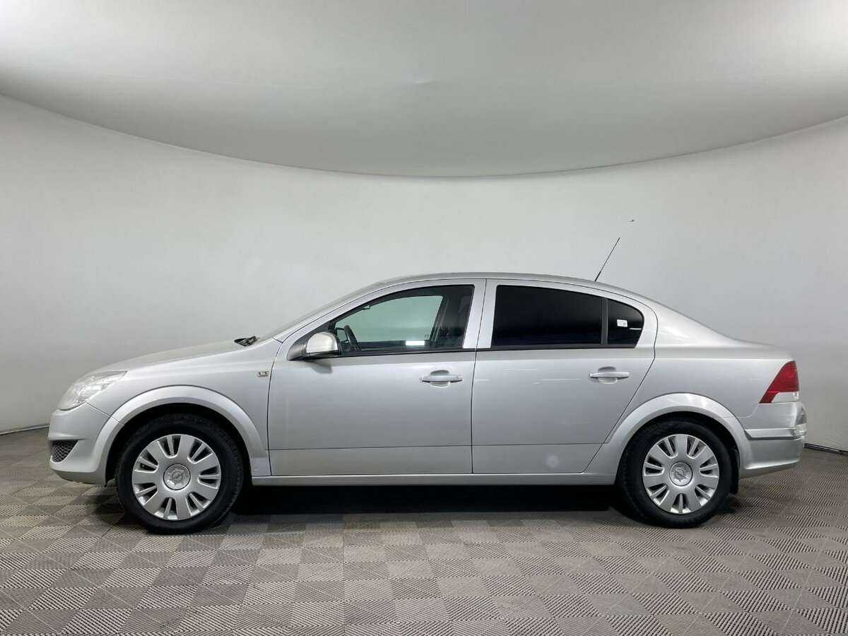 Opel Astra, 2010 - 167 660 км. | Фото №4