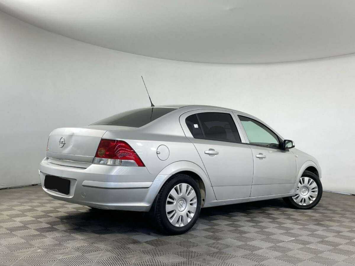 Opel Astra, 2010 - 167 660 км. | Фото №5