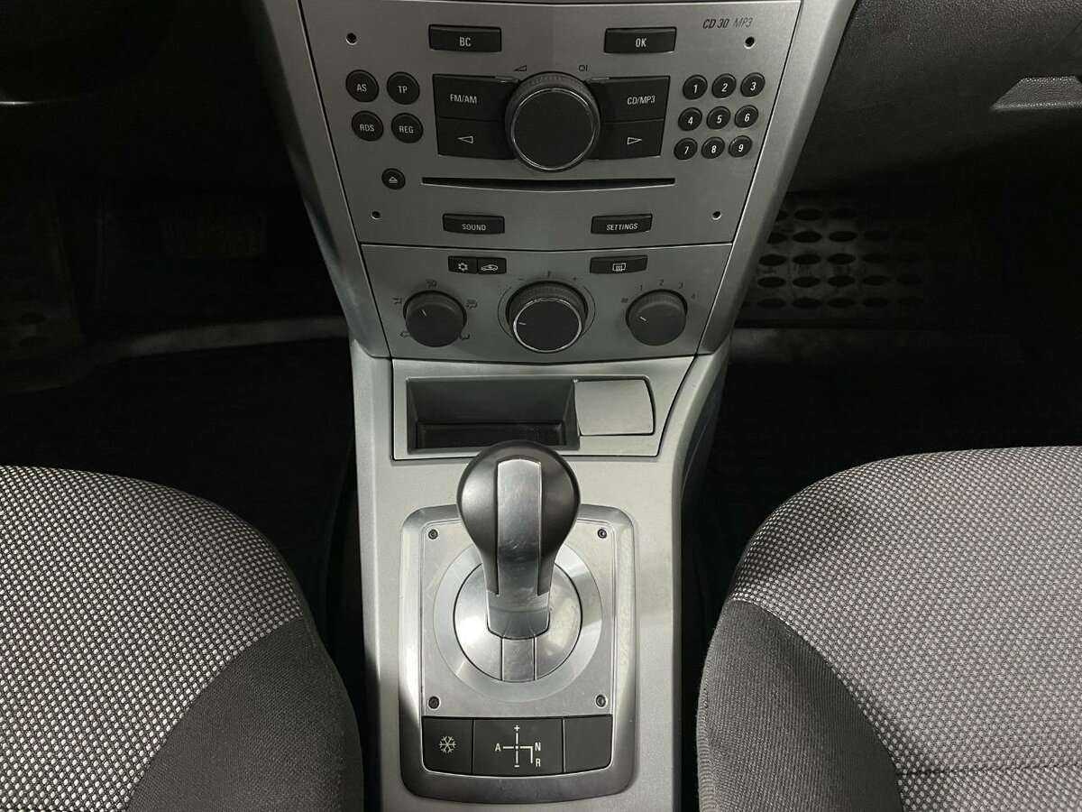 Opel Astra, 2010 Фото №12