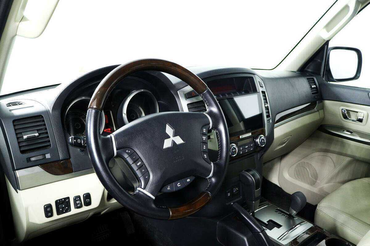 Mitsubishi Pajero, 2019 Фото №14