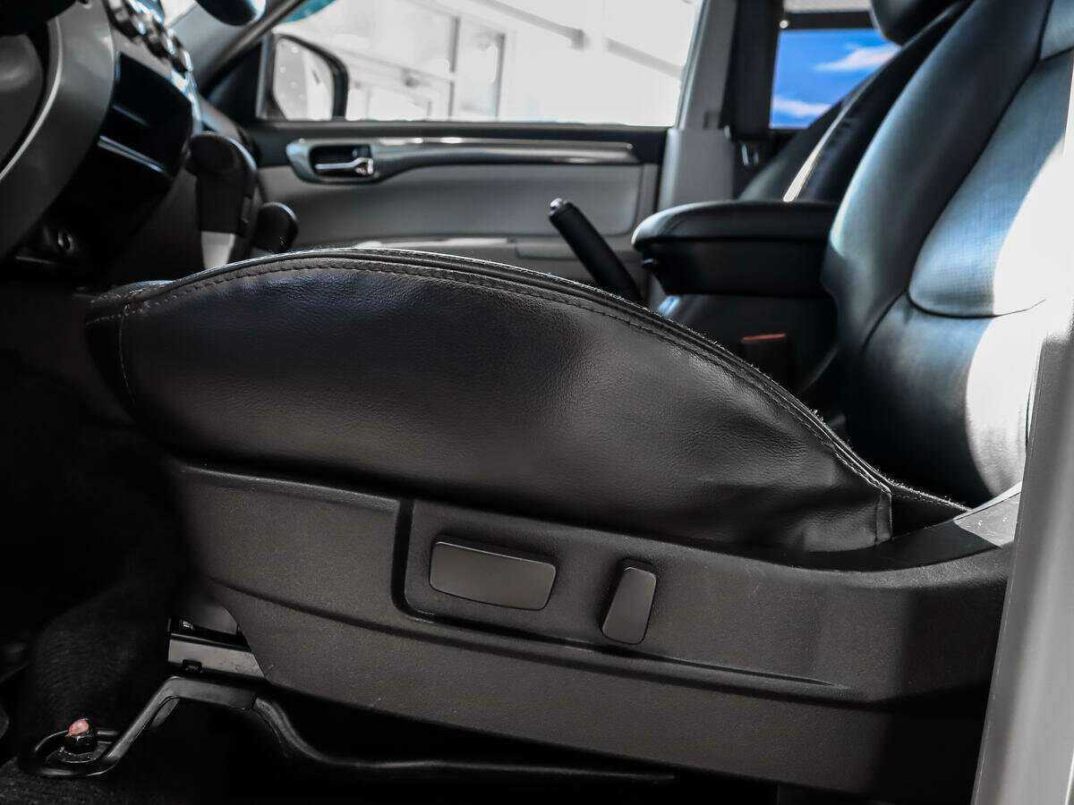 Mitsubishi Pajero Sport, 2015 Фото №10