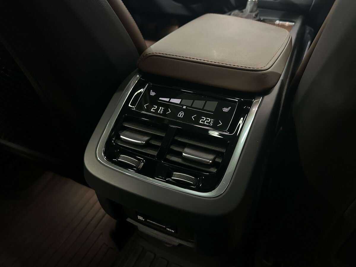 Volvo XC60, 2019 Фото №21