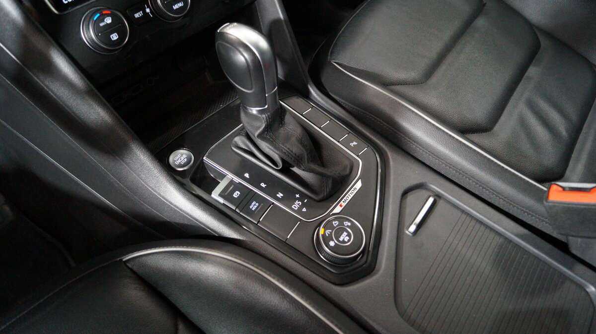 Volkswagen Tiguan, 2018 Фото №18