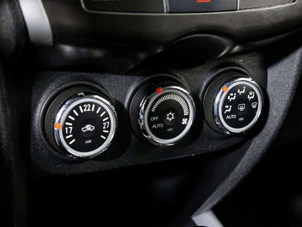 Mitsubishi ASX, 2011 Фото №14