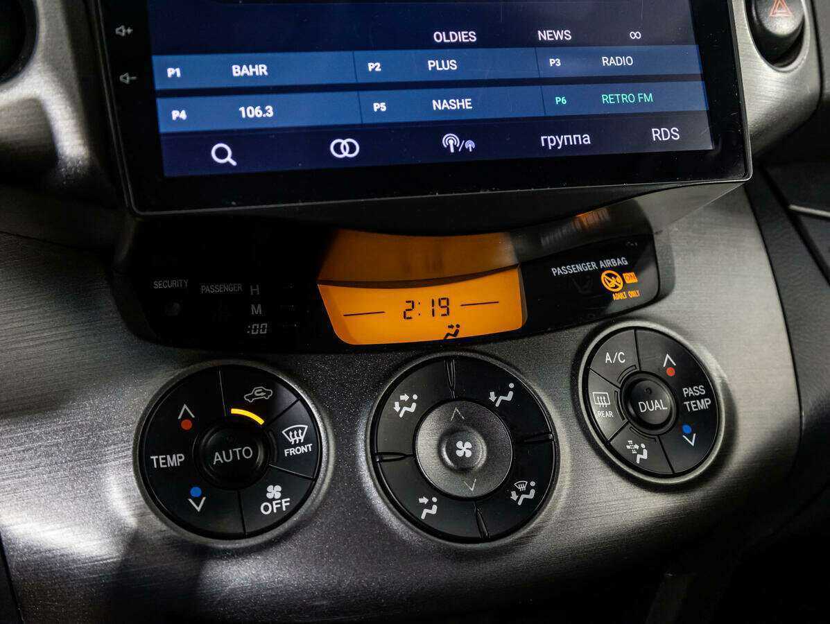 Toyota RAV4, 2010 Фото №14