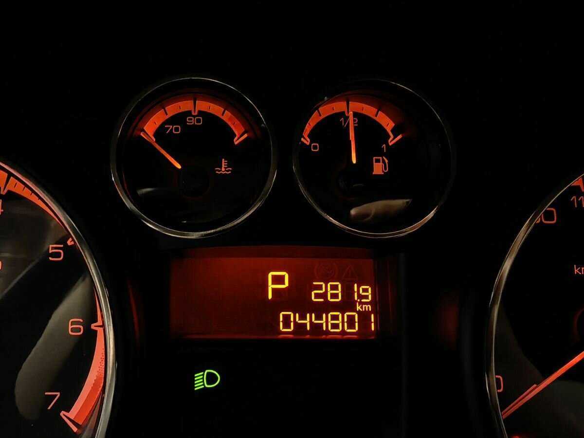 Peugeot 308, 2011 Фото №15