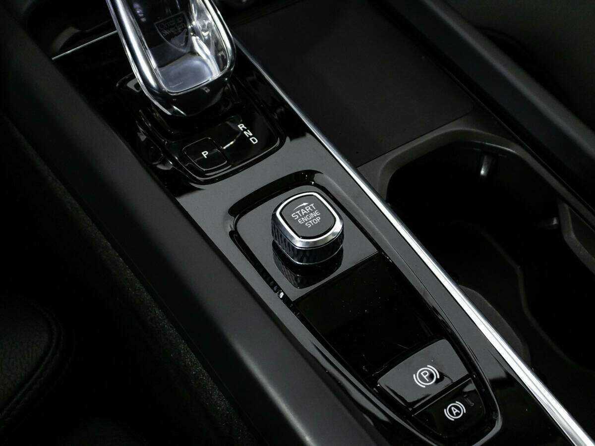 Volvo XC60, 2021 Фото №18