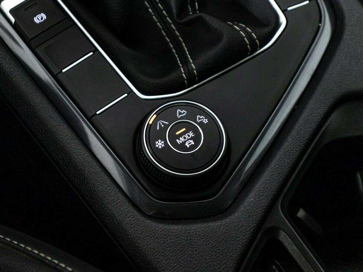 Volkswagen Tiguan, 2021 Фото №19