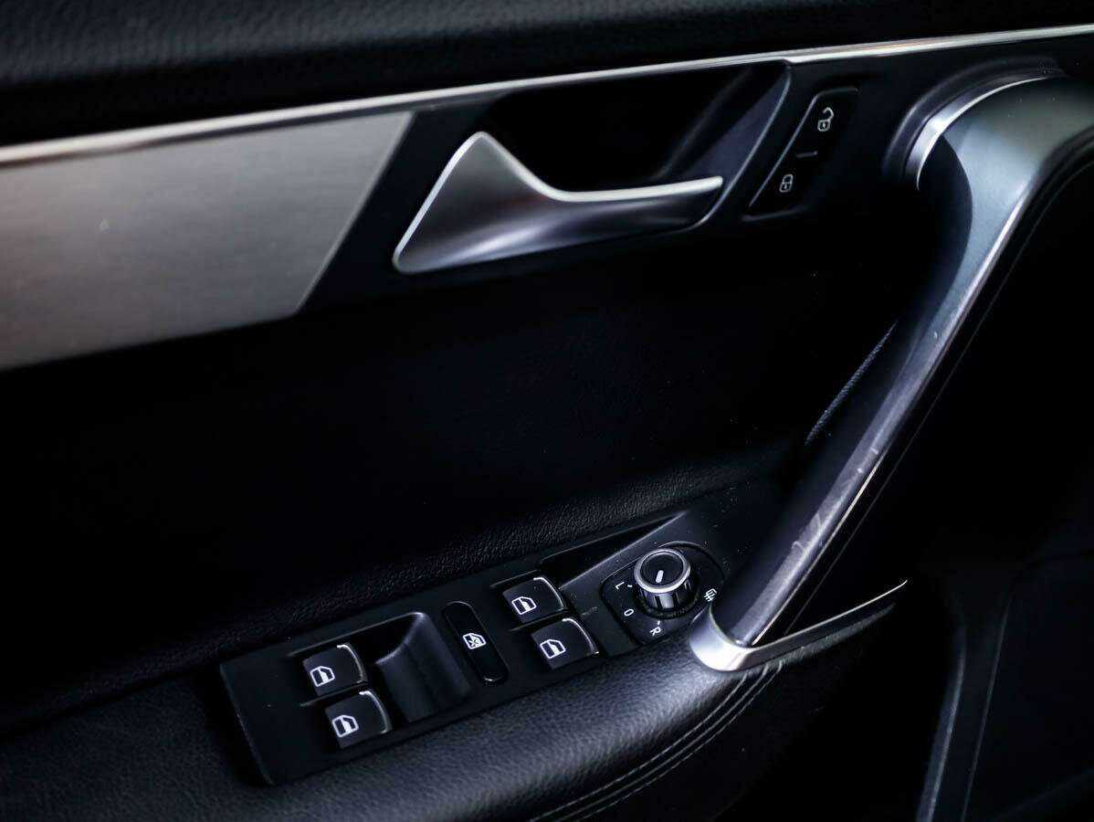 Volkswagen Passat, 2011 Фото №13