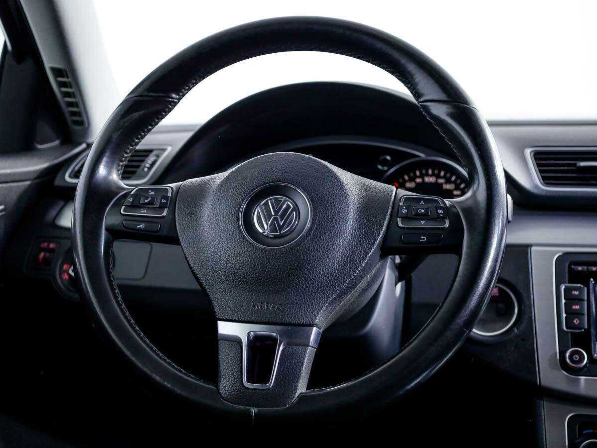 Volkswagen Passat, 2011 Фото №17
