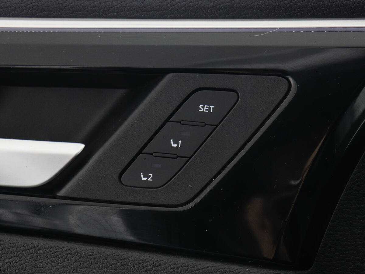 Mitsubishi Outlander, 2023 Фото №17