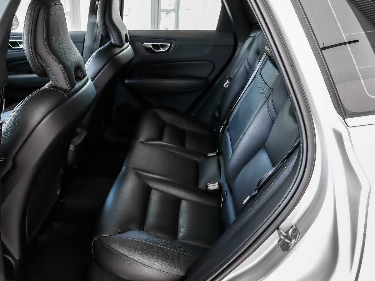 Volvo XC60, 2018 Фото №11