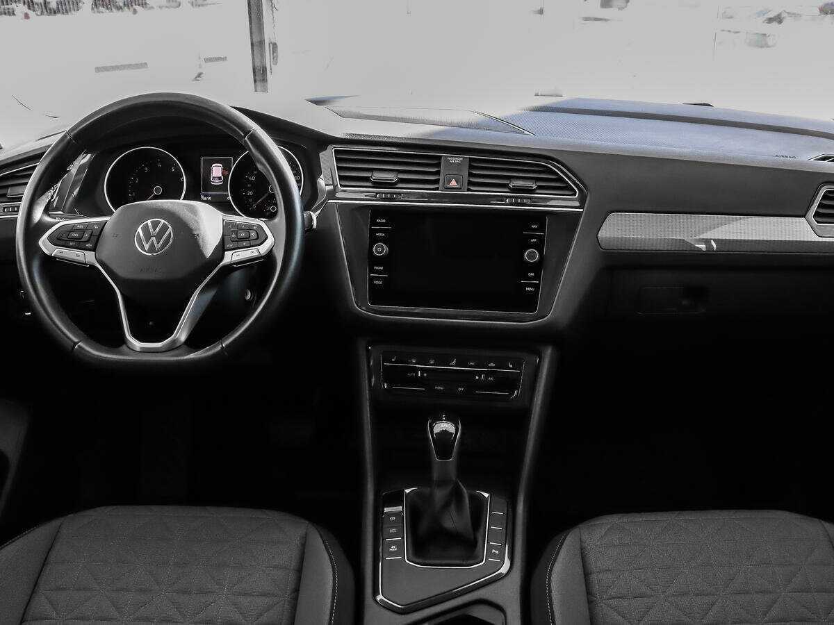 Volkswagen Tiguan, 2021 Фото №12