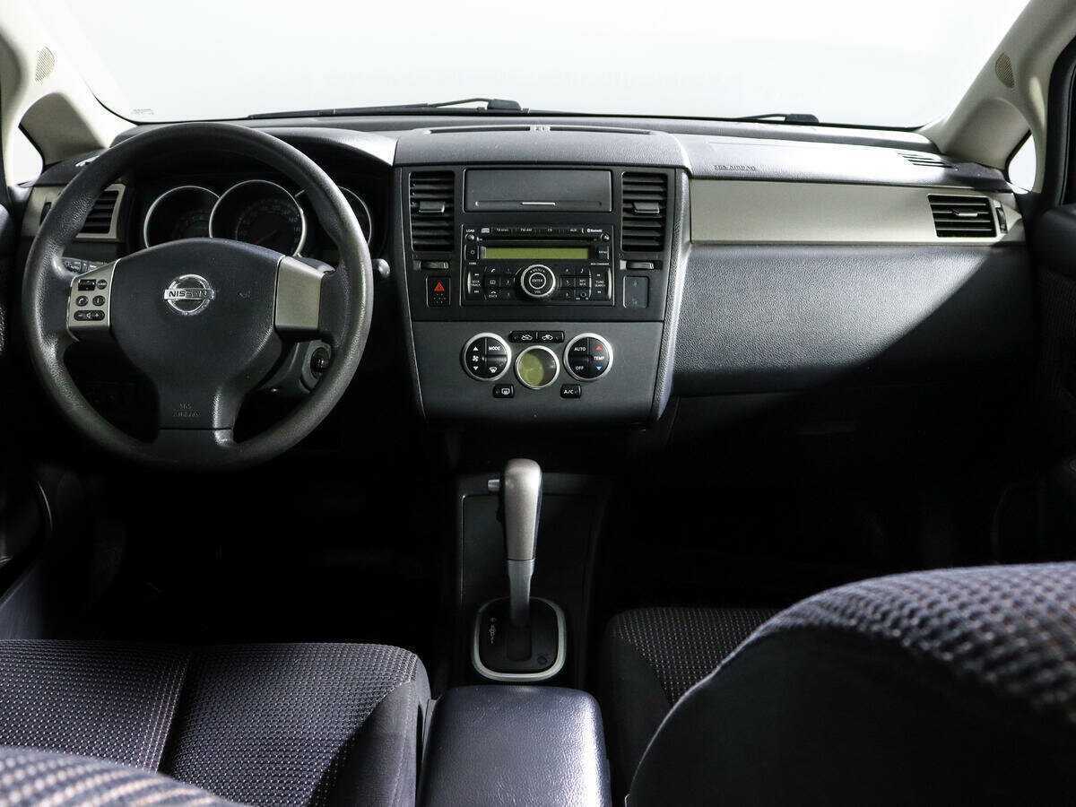 Nissan Tiida, 2011 Фото №10