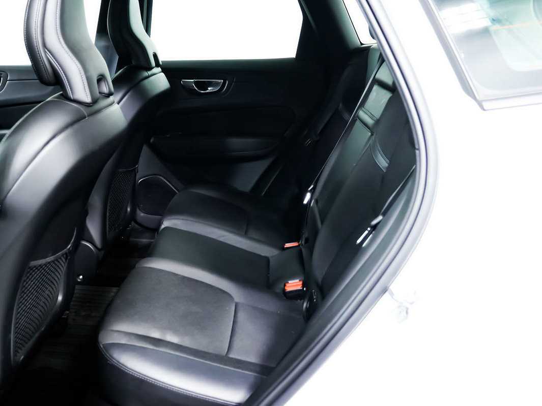Volvo XC60, 2019 Фото №12