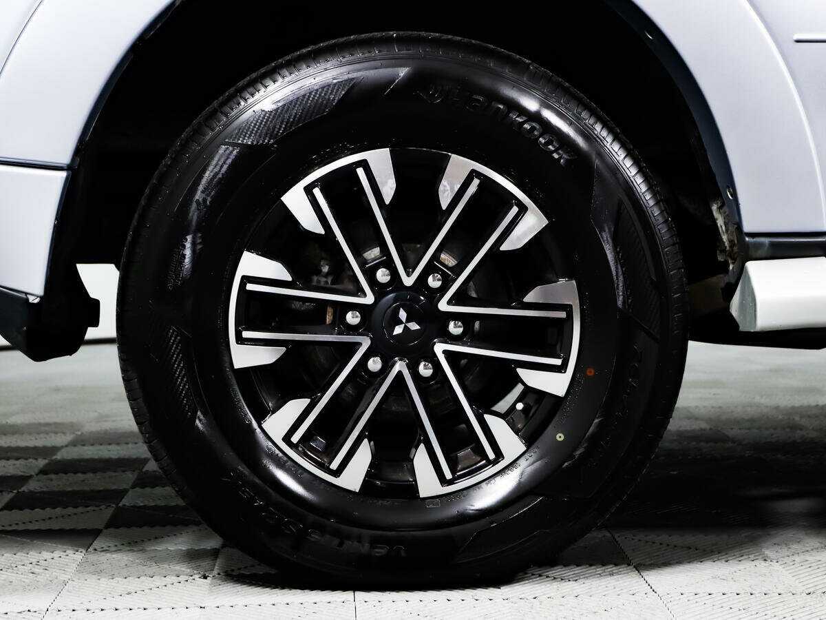 Mitsubishi Pajero, 2011 Фото №11