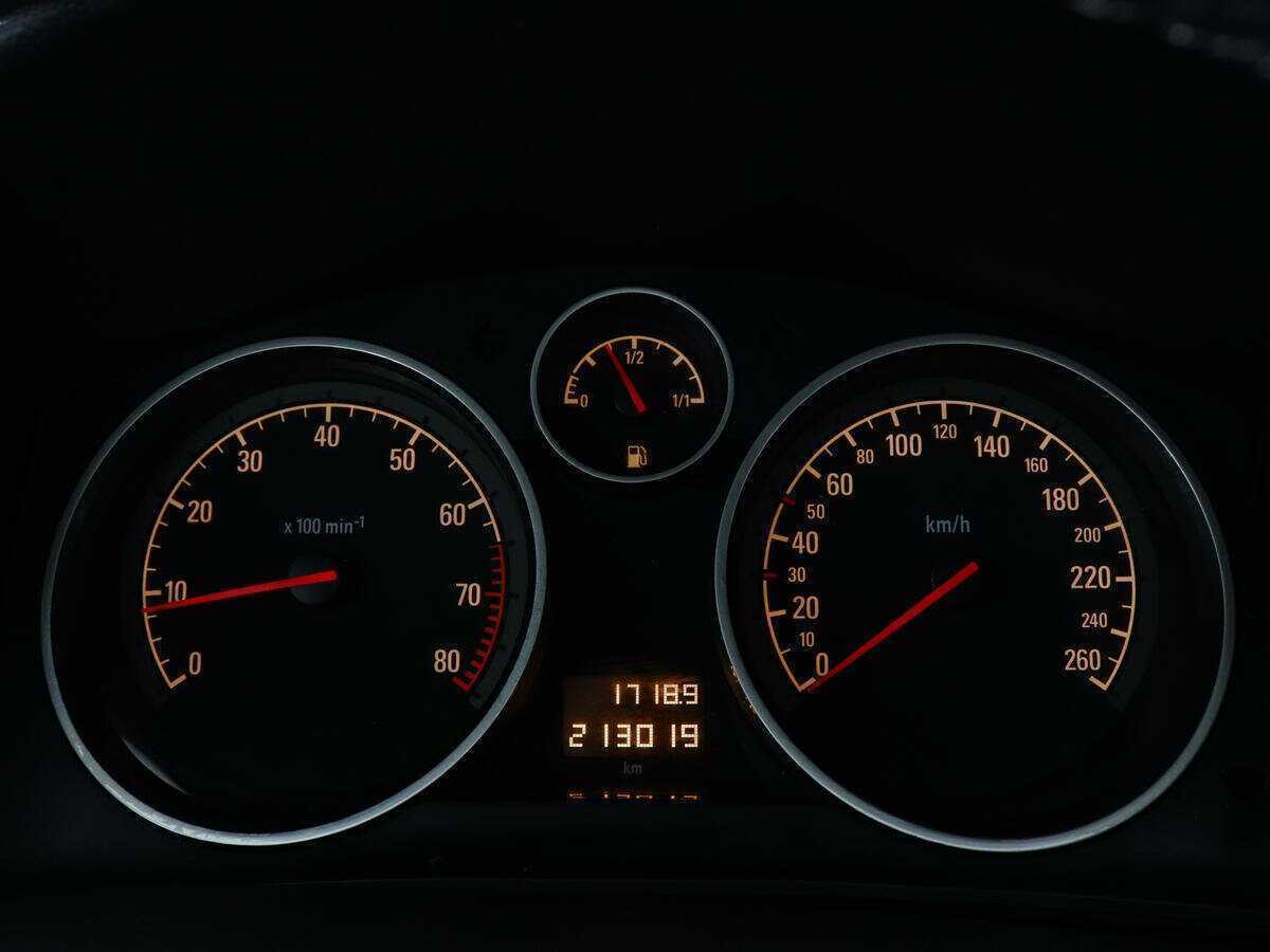 Opel Astra, 2010 - 213 809 км. | Фото №7