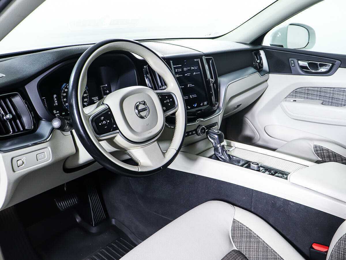 Volvo XC60, 2018 Фото №13