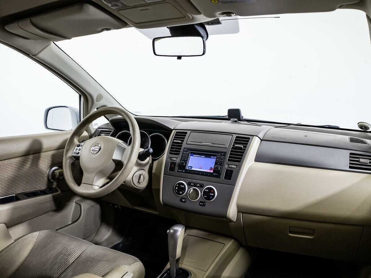 Nissan Tiida, 2011 Фото №9