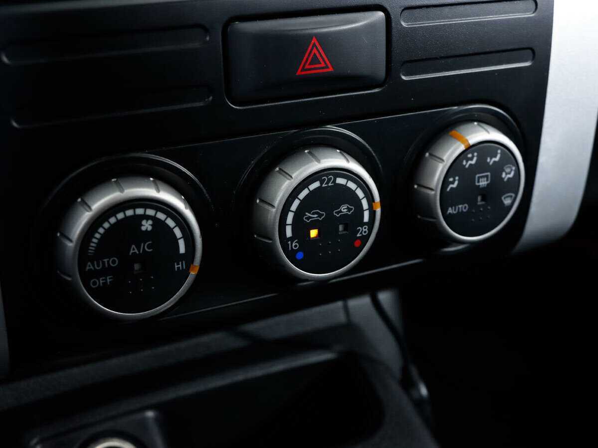Nissan X-Trail, 2011 Фото №12