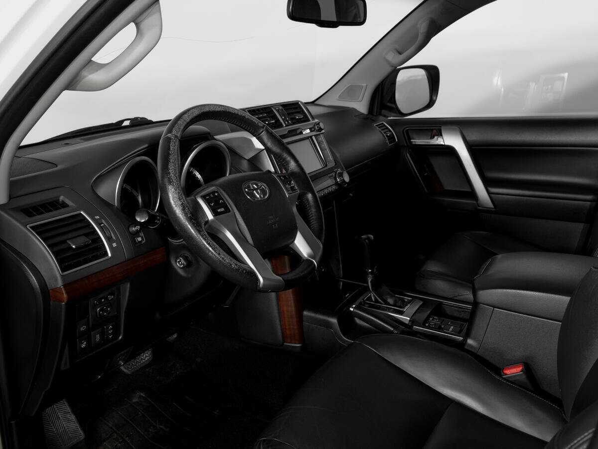 Toyota Land Cruiser Prado, 2017 Фото №16