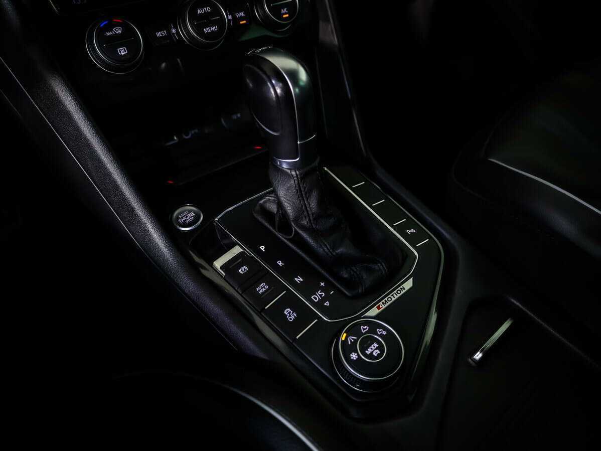 Volkswagen Tiguan, 2018 Фото №14