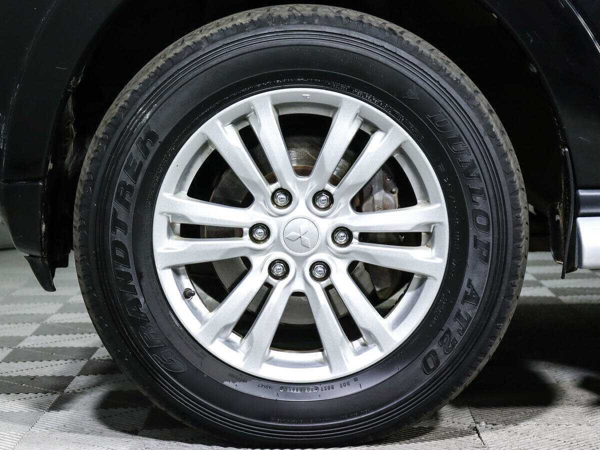 Mitsubishi Pajero, 2017 Фото №14