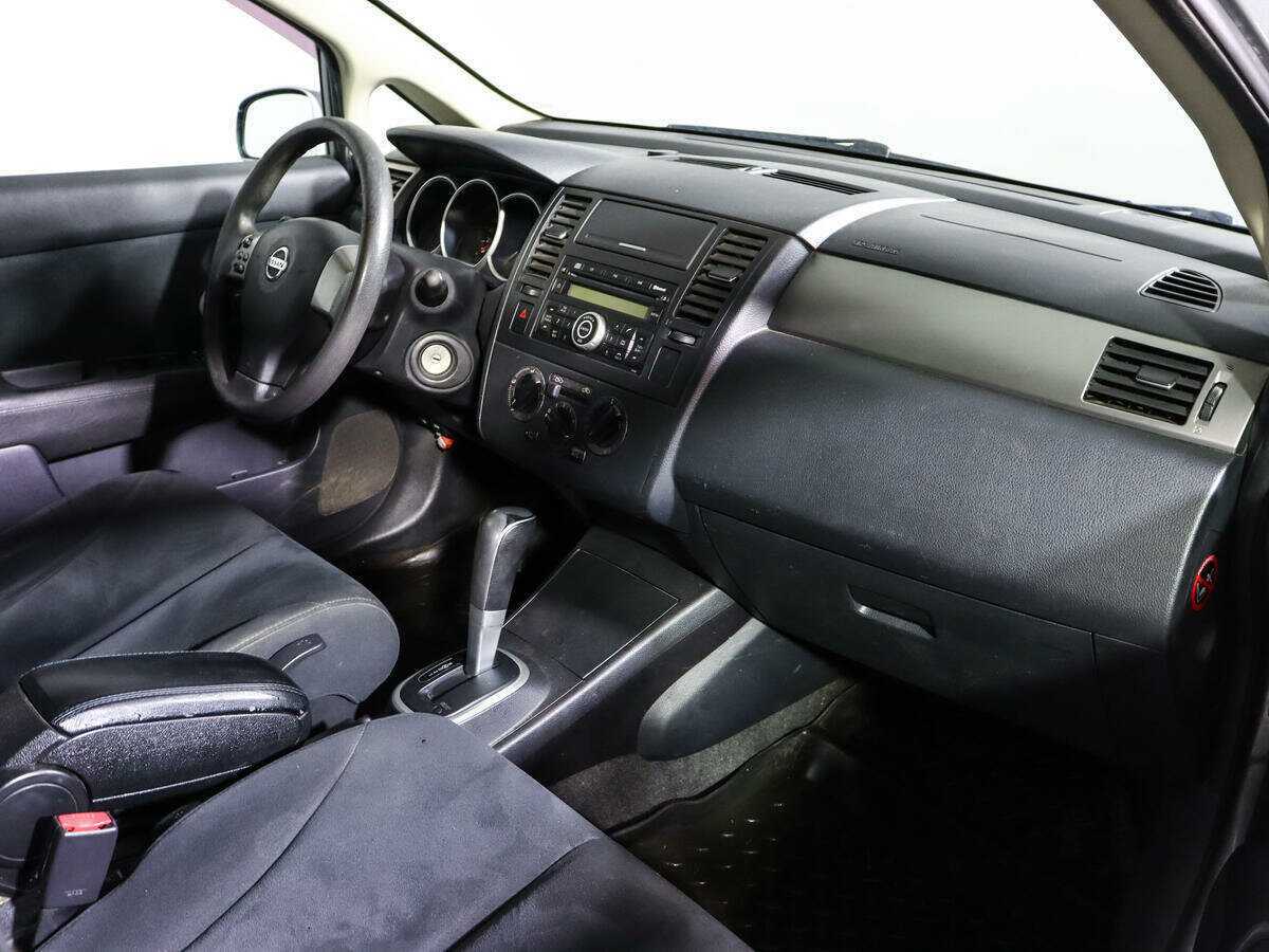 Nissan Tiida, 2010 Фото №8