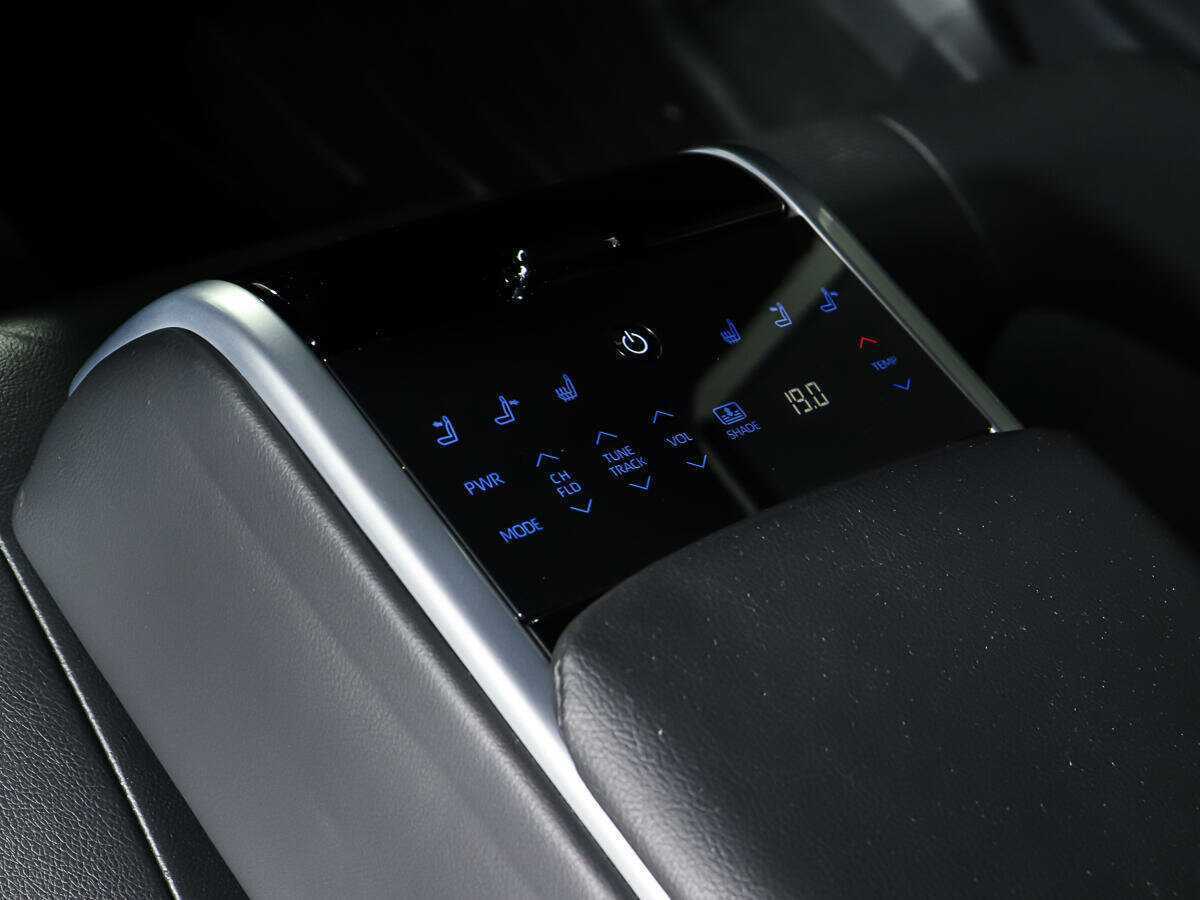 Toyota Camry, 2018 Фото №12