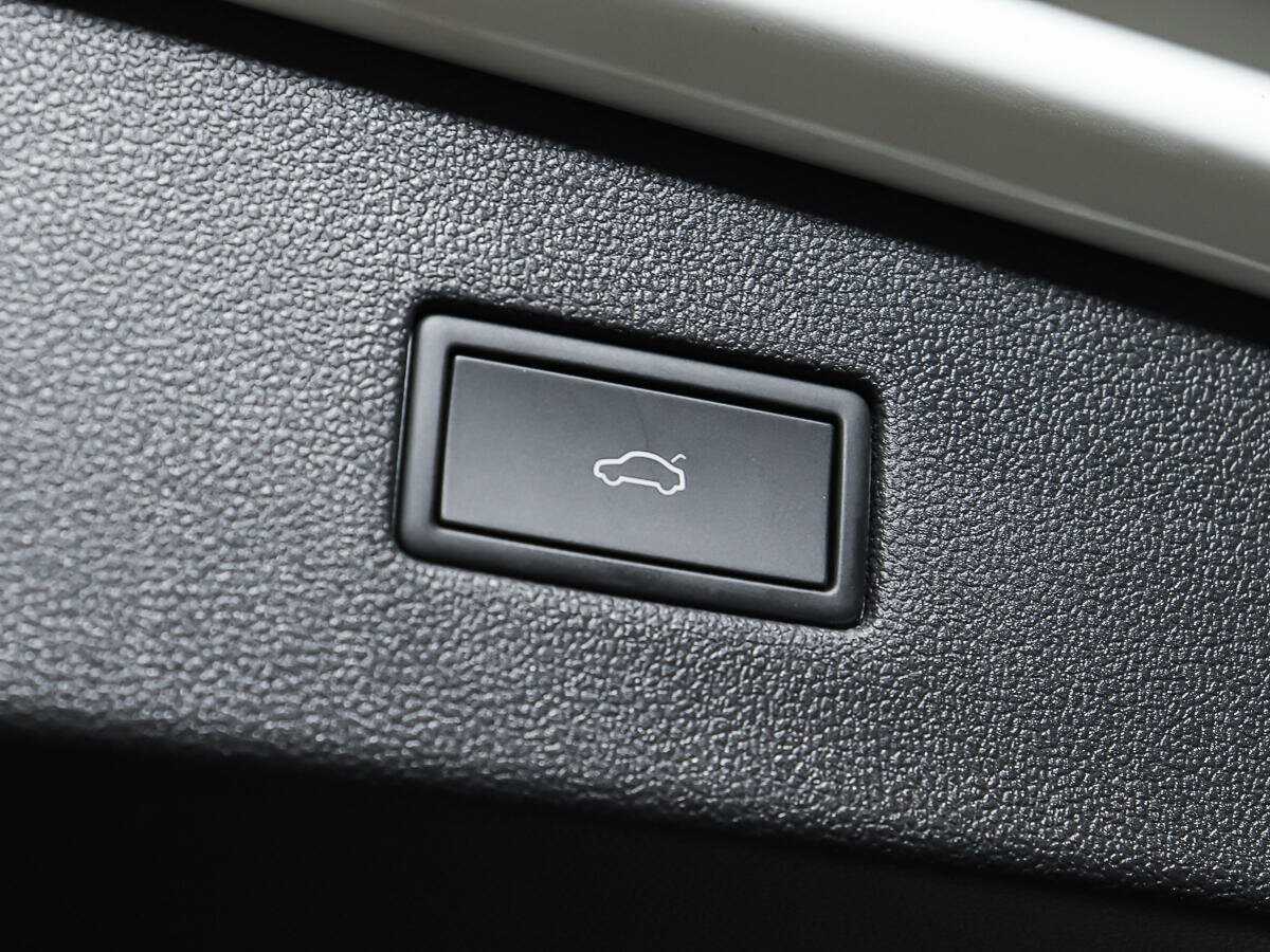 Volkswagen Tiguan, 2022 Фото №17