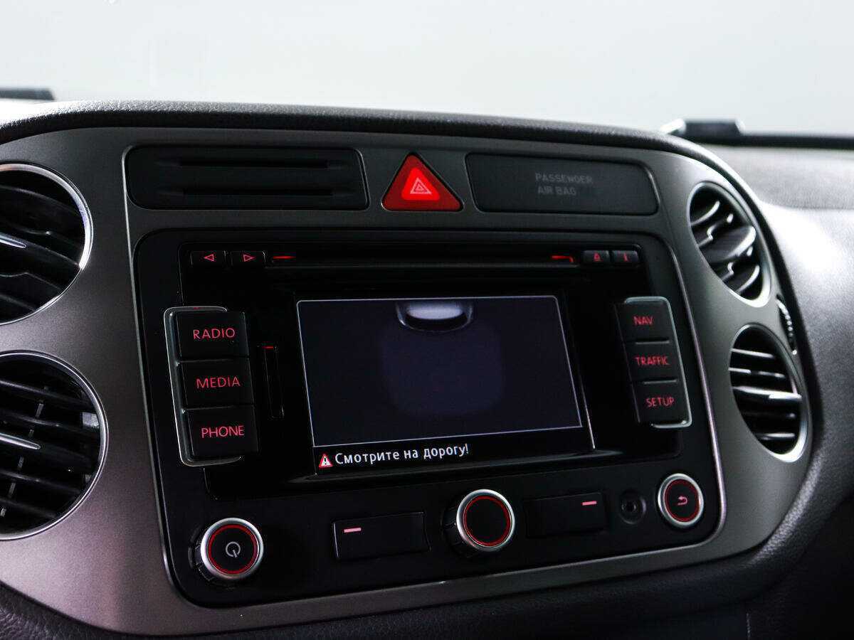 Volkswagen Tiguan, 2010 Фото №14