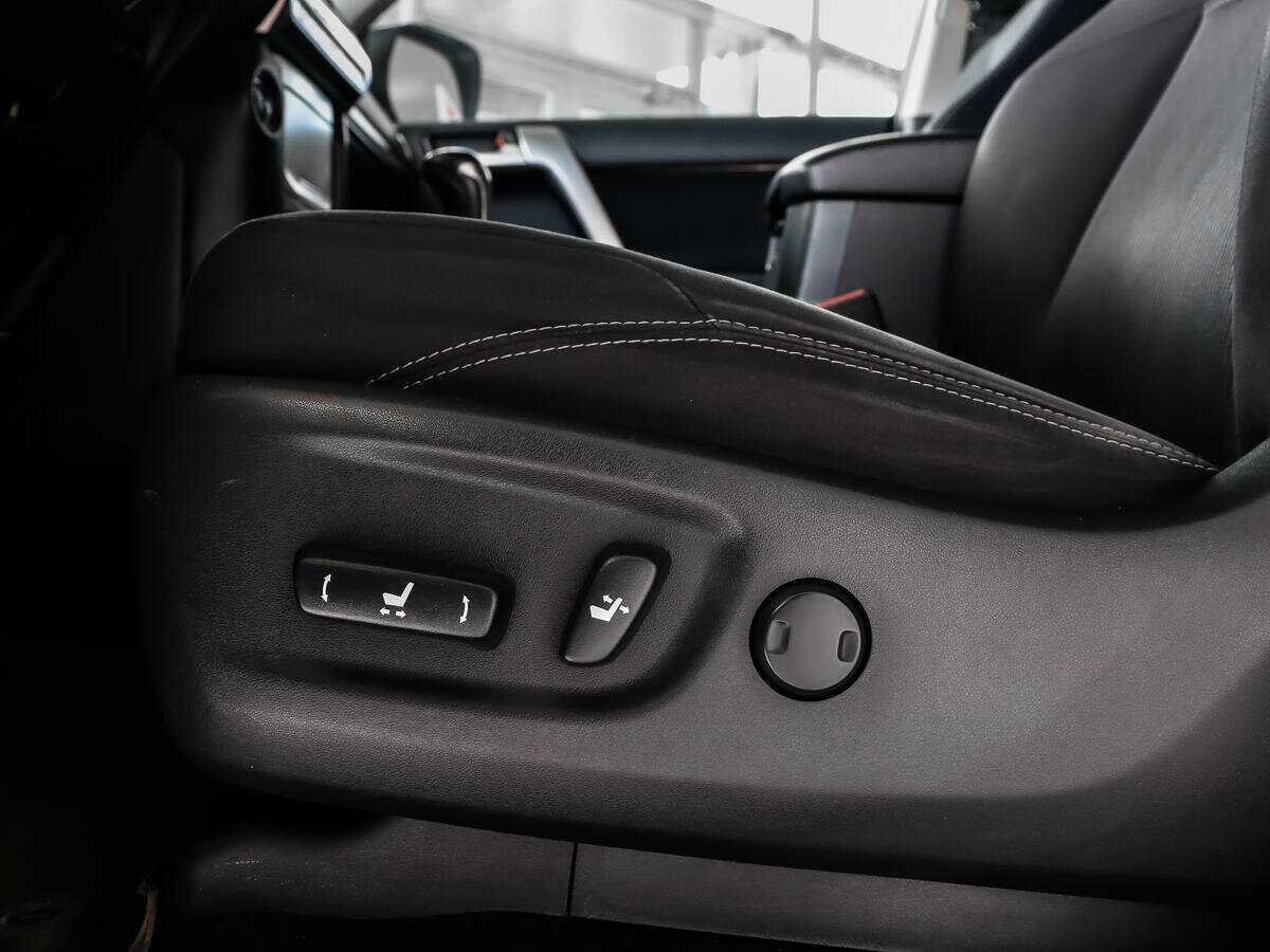 Toyota Land Cruiser Prado, 2019 Фото №14