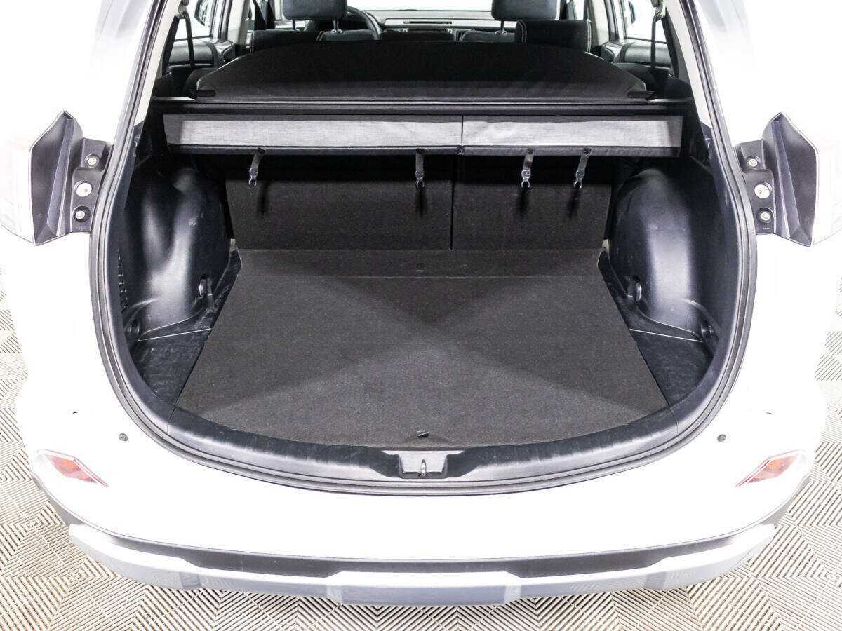 Toyota RAV4, 2018 Фото №15