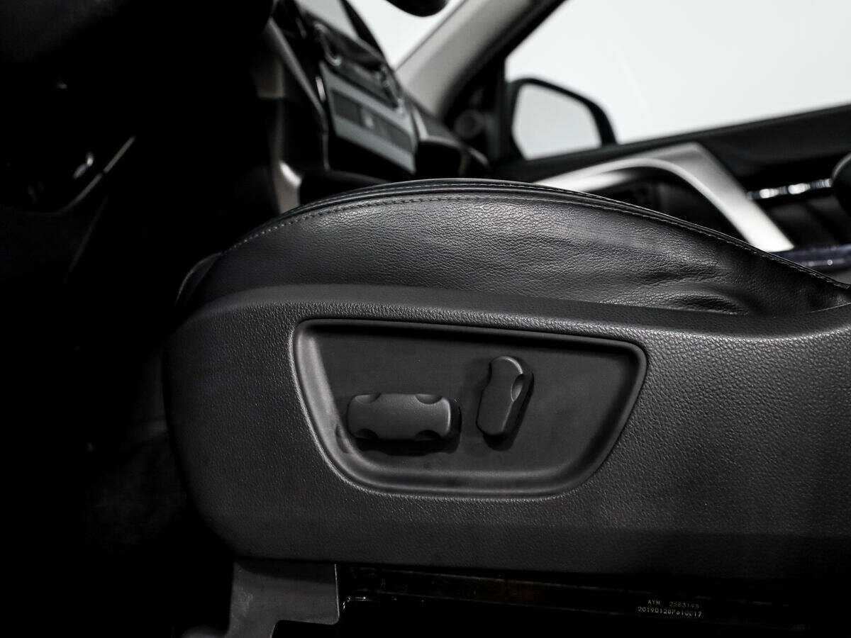 Mitsubishi Pajero Sport, 2019 Фото №10