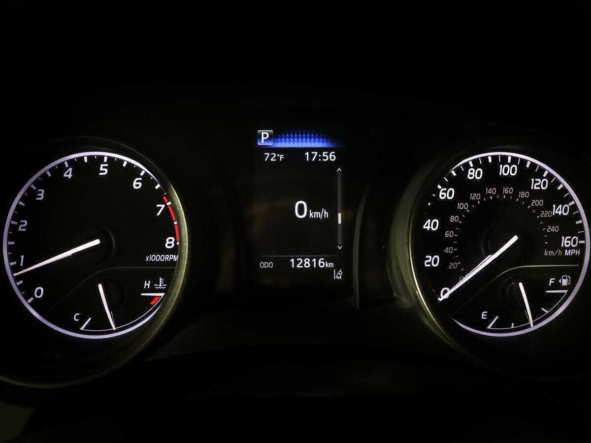 Toyota Camry, 2022 Фото №11