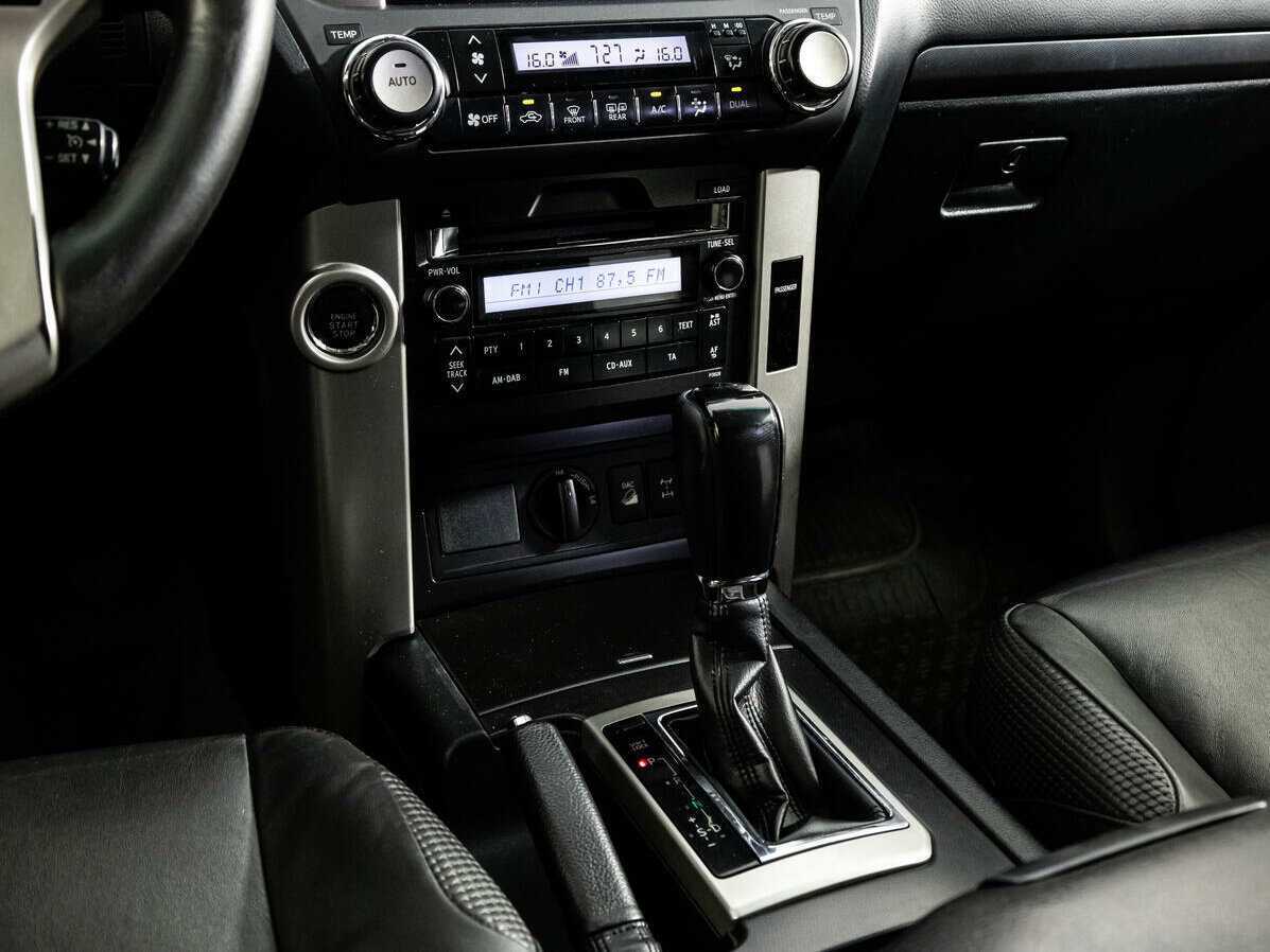 Toyota Land Cruiser Prado, 2010 Фото №12