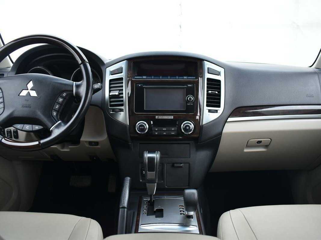 Mitsubishi Pajero, 2019 Фото №12